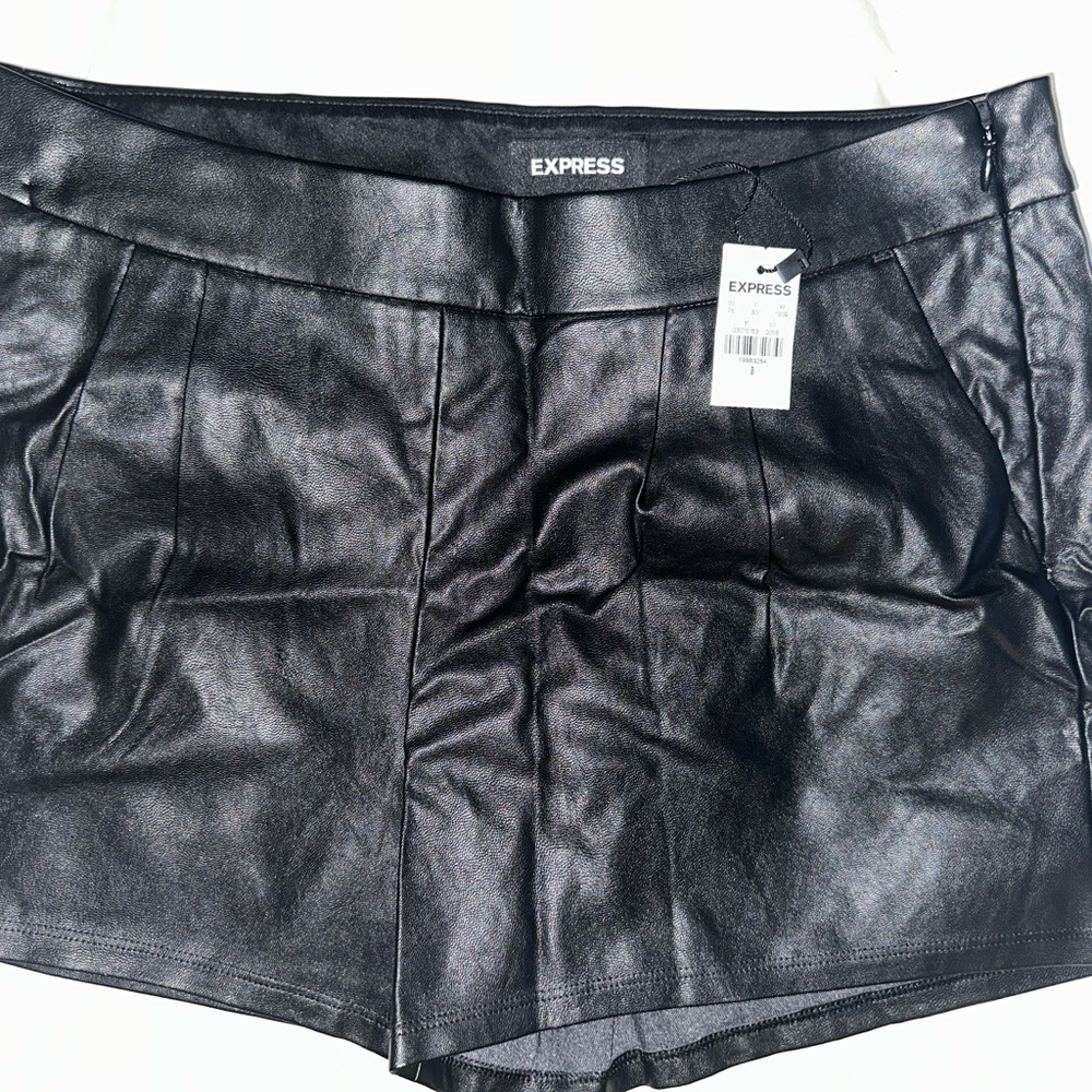 Express Women's Black faux leather Shorts